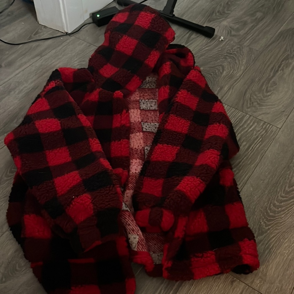 CHARLOTTE RUSSE red and black sweater. Size M.